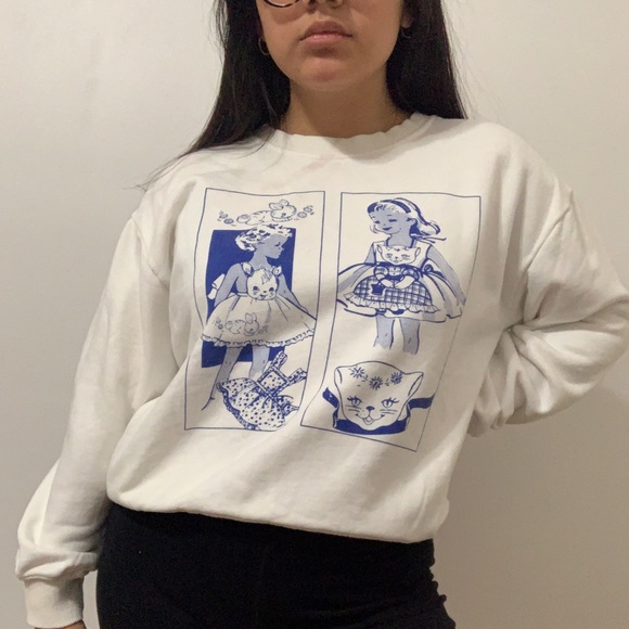 New Urban Outfitters White Graphic Sweater Size:S - Picture 3 of 3